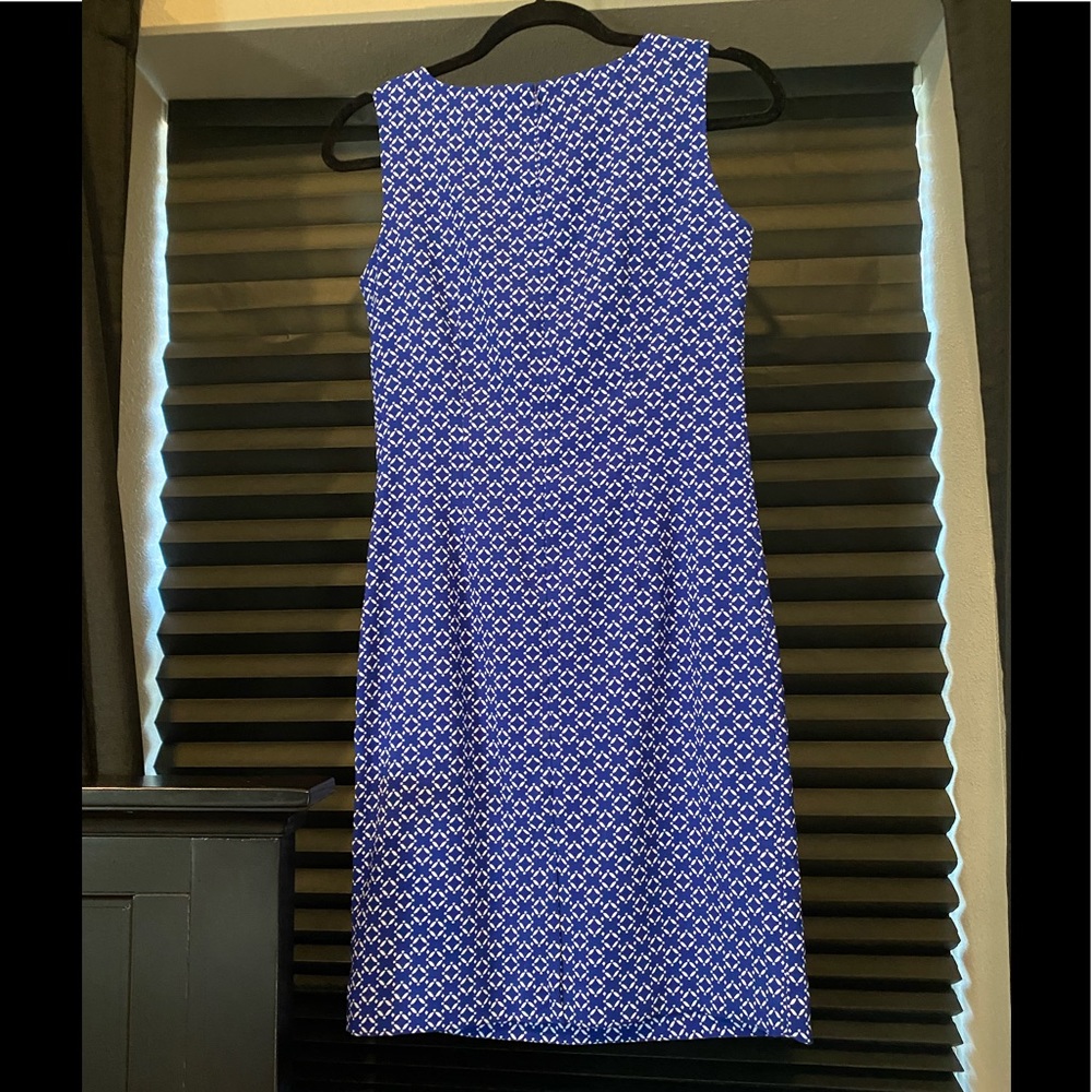 Like New! Blue and White sheath dress. Perfect for any occasion!